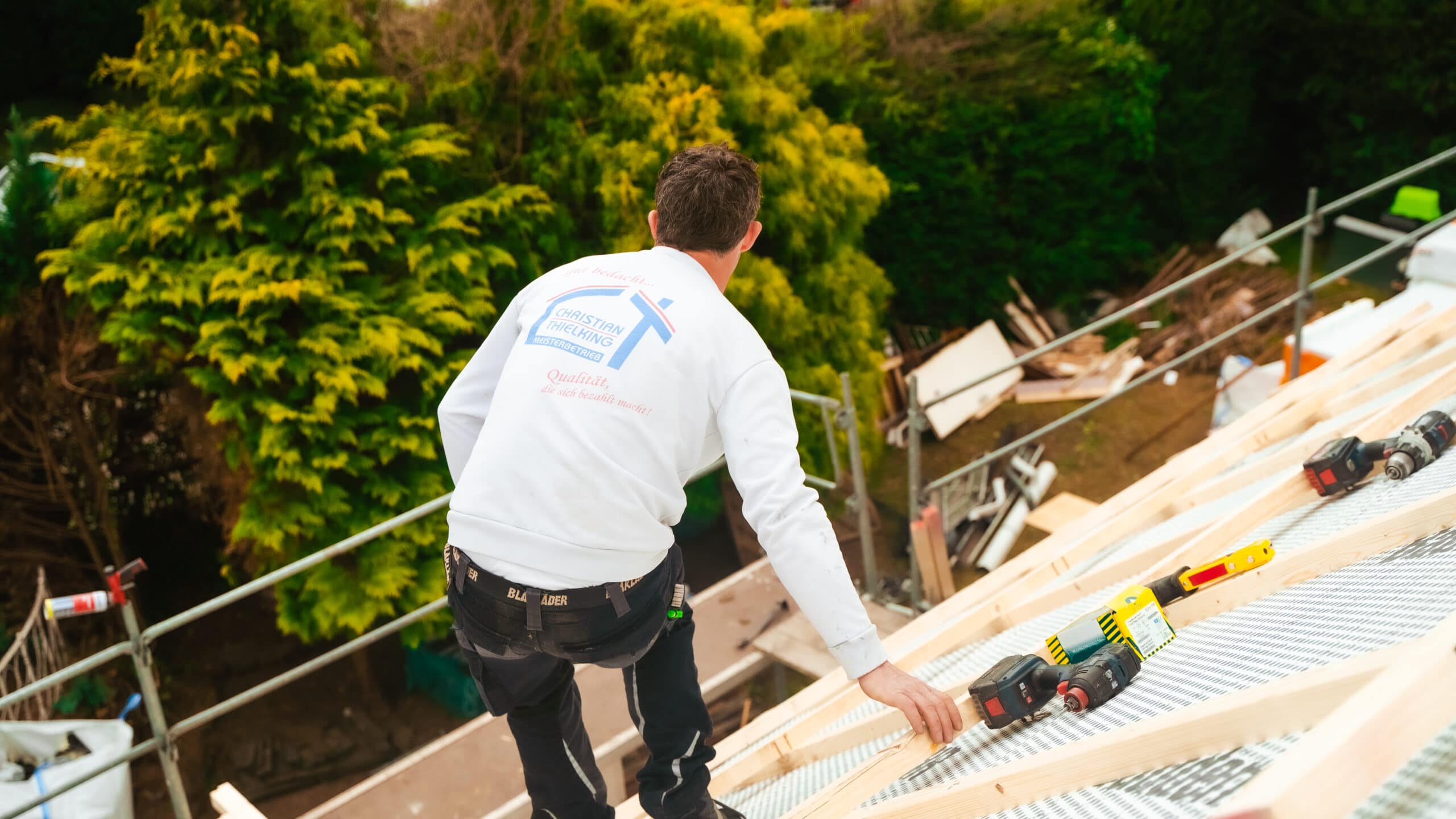 Dachdeckerunternehmen Christian Thielking bei der Arbeit